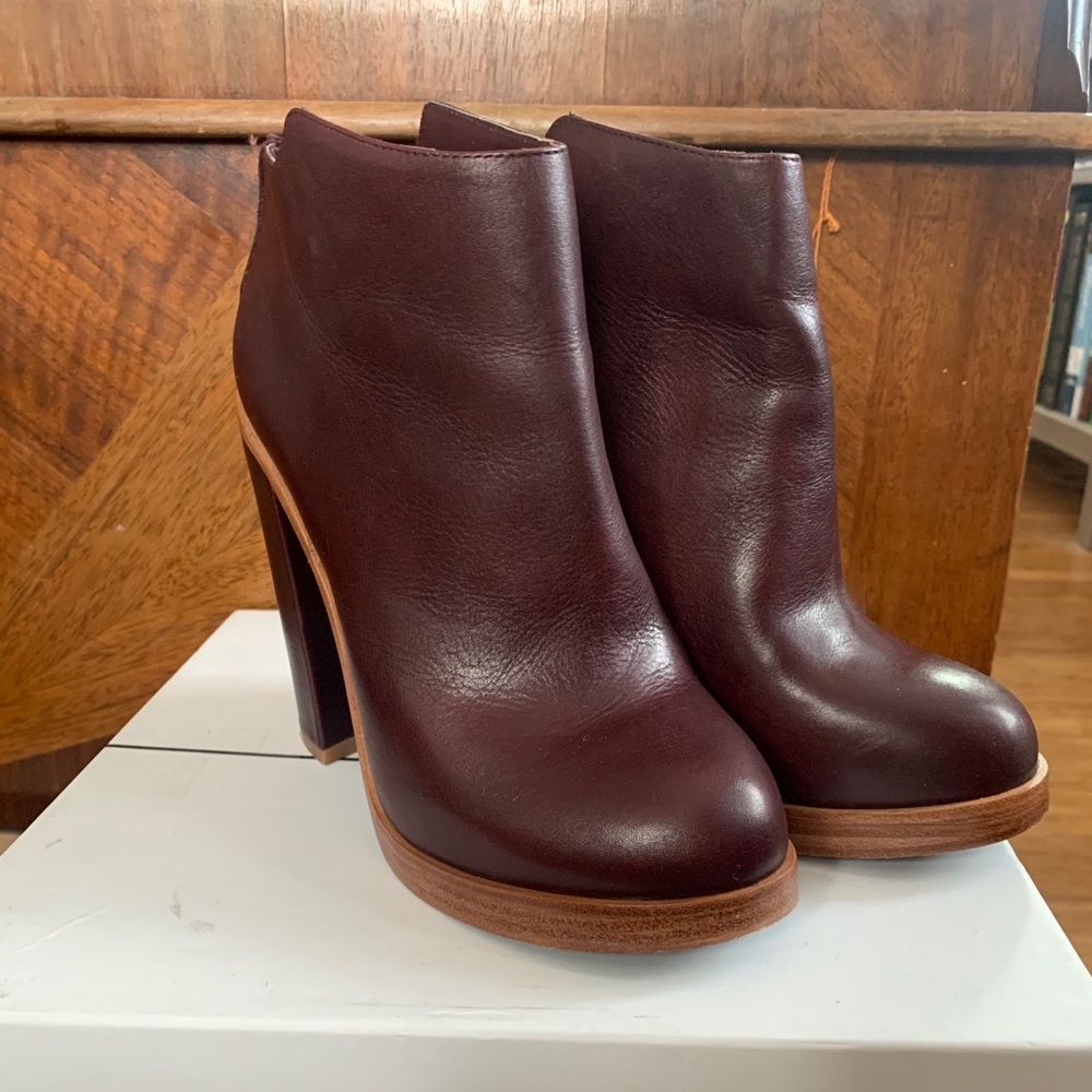 Dolce Vita Nissa booties 7.5 in bordeaux leather